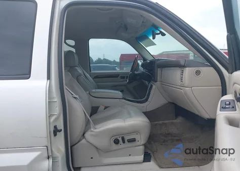 2002 Cadillac Escalade Ext Standard z USA, uszkodzony, nr VIN 3GYEK63N62G275469